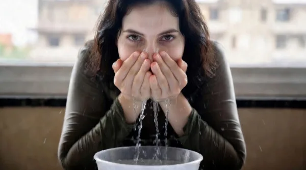 چگونه در شرایط بحرانی و جنگی که آب قطع یا محدود است مراقب های پوستی را انجام دهیم؟