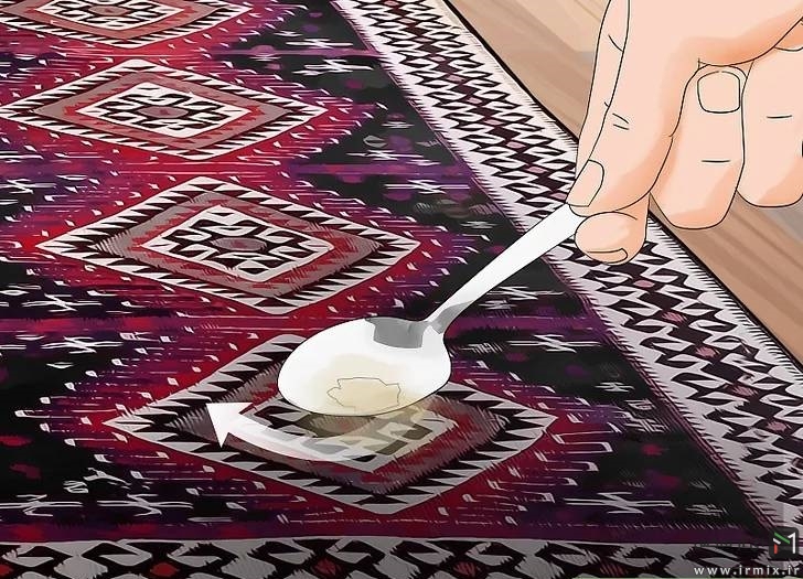 جمع کردن مواد از روی فرش