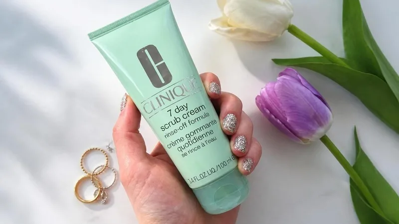 اسکراب کلینیک (Clinique 7 Day Scrub Cream)، مناسب پوست خشک و خیلی خشک