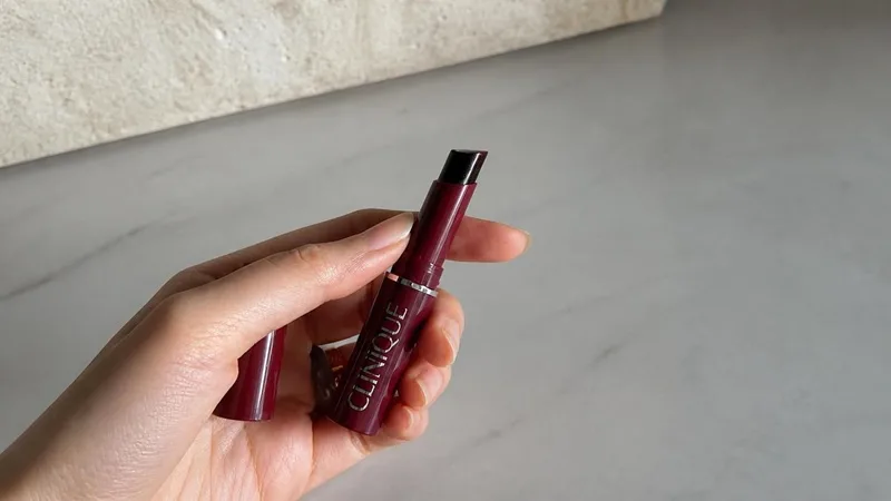 بالم لب کلینیک بلک هانی (Clinique Black Honey)، برای یک آرایش شیک