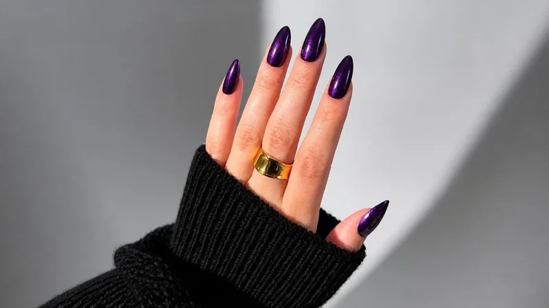 بنفش تیره، رنگ جسورانه برای ست با لباس مشکی