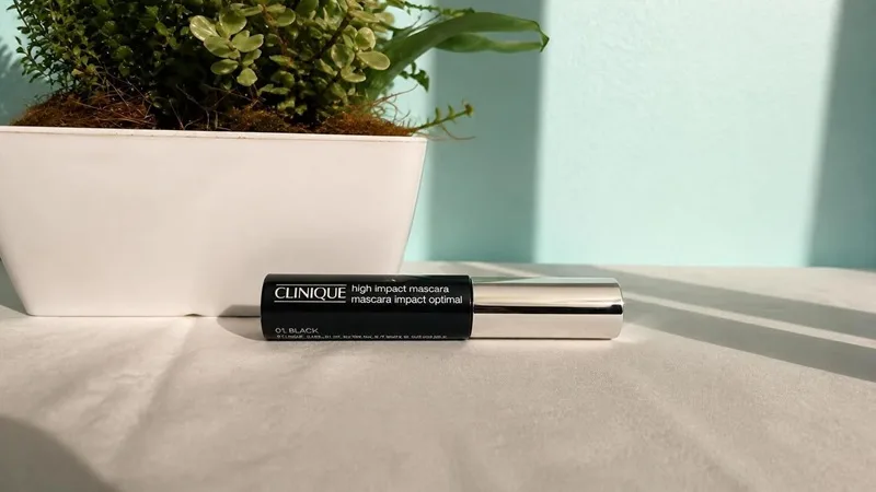 ریمل های ایمپکت کلینیک (High Impact Mascara)