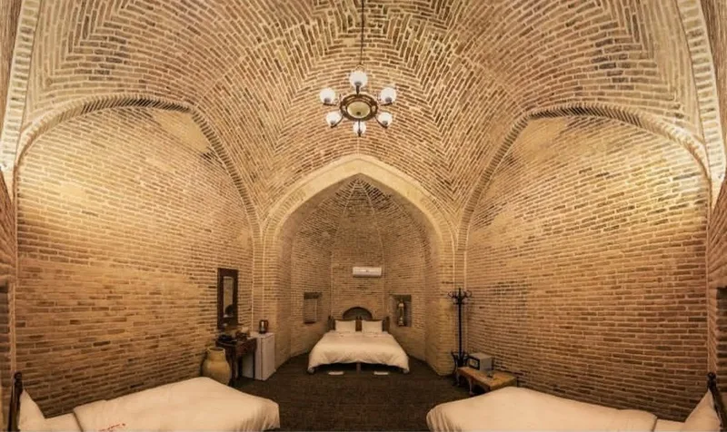 کاروانسرای تاریخی کویر مرنجاب