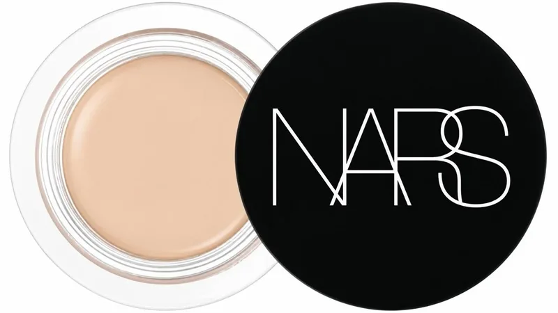کانسیلر نارس مدل Soft Matte (NARS Soft Matte Complete Concealer) برای لک های نقطه ای