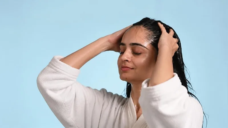موها را طبق دستور محصول آماده کنید